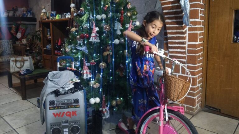 Regina Celebra un Día de Reyes Inolvidable al Estilo de Stranger Things en Puebla