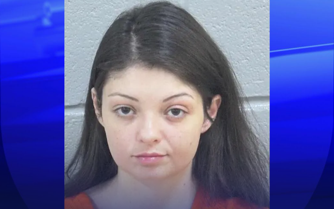 Arrestan a mujer en Midland por asalto agravado a su madre con un cuchillo