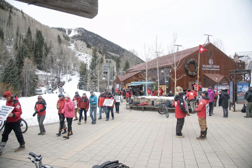 Crisis económica en Telluride: Protestas tras el cierre del centro de esquí