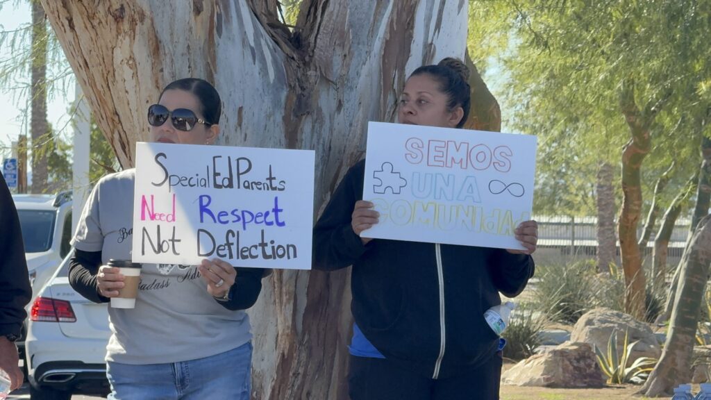 Demandan al Distrito Escolar por Exposición de Estudiantes con Discapacidad a Moho Negro en el Valle de Coachella