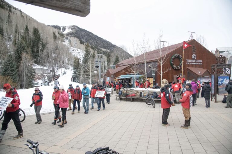 Reapertura de Telluride: Fin de la Huelga de Patrulleros de Esquí y Nuevas Condiciones para Esquiadores