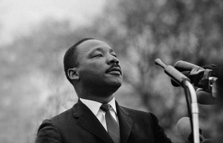 Wichita: Cierres de Oficinas y Horarios Especiales por el Día de Martin Luther King Jr.
