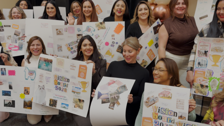Empoderamiento Femenino: Mujeres del Condado de Riverside Trabajan en sus Metas 2026