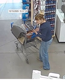 Robos en Walmart: Policía de Douglas Busca a Mujer por Hurtos en Serie en Gardnerville