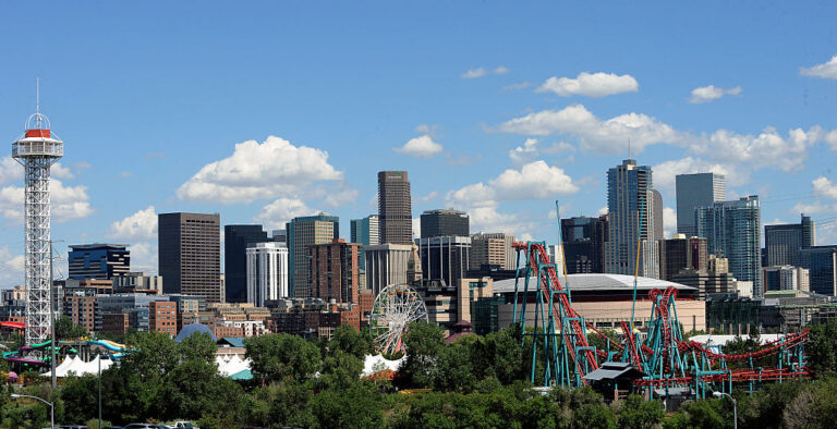 Elitch Gardens Aumenta la Contratación: 1,500 Empleos Disponibles en Denver para la Temporada 2026