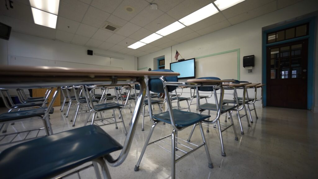 Mater Dei High School en Chula Vista se encuentra en confinamiento por amenaza recibida