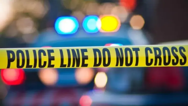 Accidente vehicular: dos patrullas de LVMPD chocan durante una procesión y dejan un oficial herido