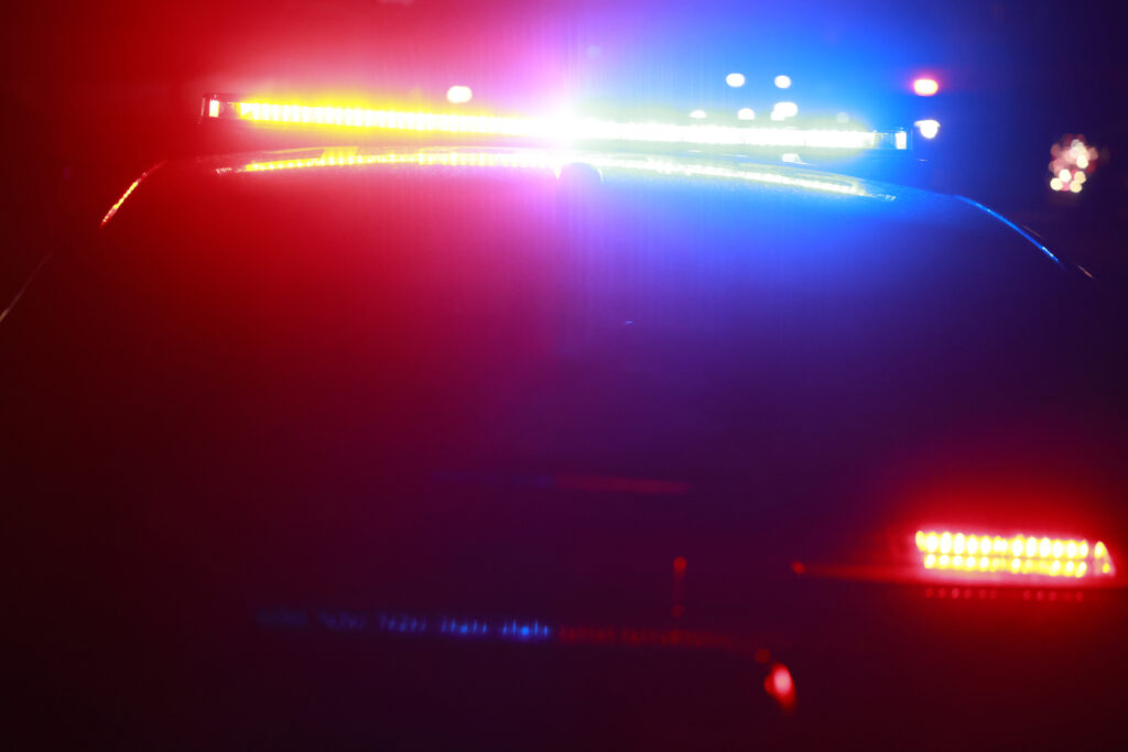 Padre enfrenta tres cargos de intento de asesinato por presunto abuso de su bebé de 2 meses en Kansas